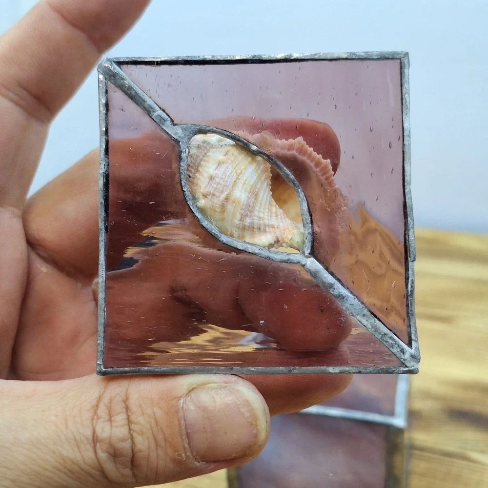 Vtg Mounted Sea Shell Purple Amethyst Glass Trinket‎ Box 2.5 X 2